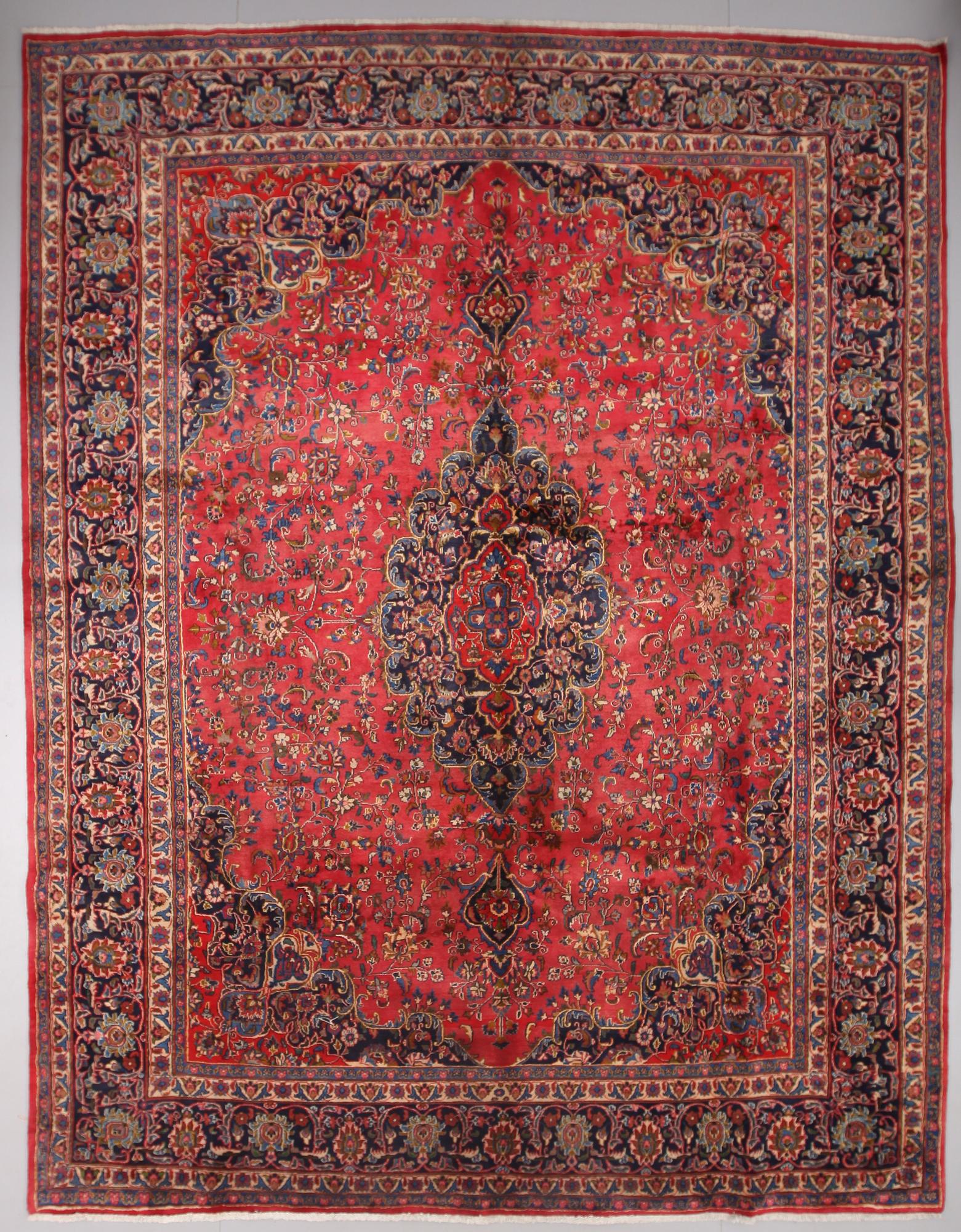 MATTA, Meshed, old, ca 382 x 295 cm.