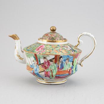 A Canton famille rose tea pot with cover, Qing dynasty, 19th Century.