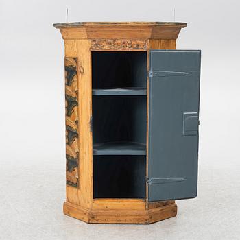 A folk art cupboard, Dalarna, 19th century.