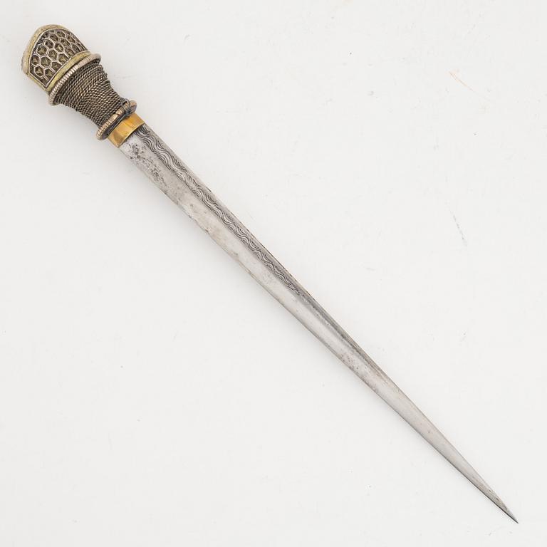 A Bhutanese dagger, Dozum.