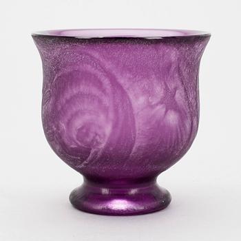 VAS, glas. Signerad Helene Schumacher, 1900-talet början.