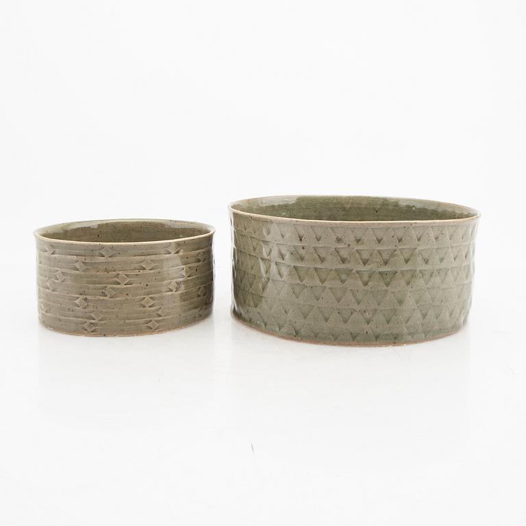 Signe Persson-Melin,  set of two signed and dated stoneware bowls -96 and -00.
