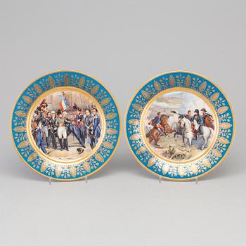 A PAIR OF FRENCH PORCELAIN PLATES, late 19th century.