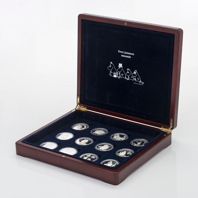 En samling minnesmedaljer, 12 st, sterling silver, Tove Jansson och Mumin, Rahapaja Oy, Finland 2004-2005.