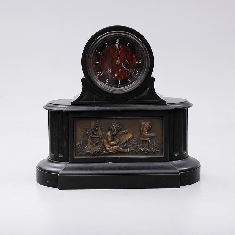 BORDSPENDYL, svart marmor, urverkets märkt A Brocot & Delettrez, Paris, 1800-talets andra hälft.