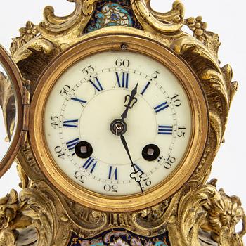 Bordspendyl rokoko-stil 1900-talets början.