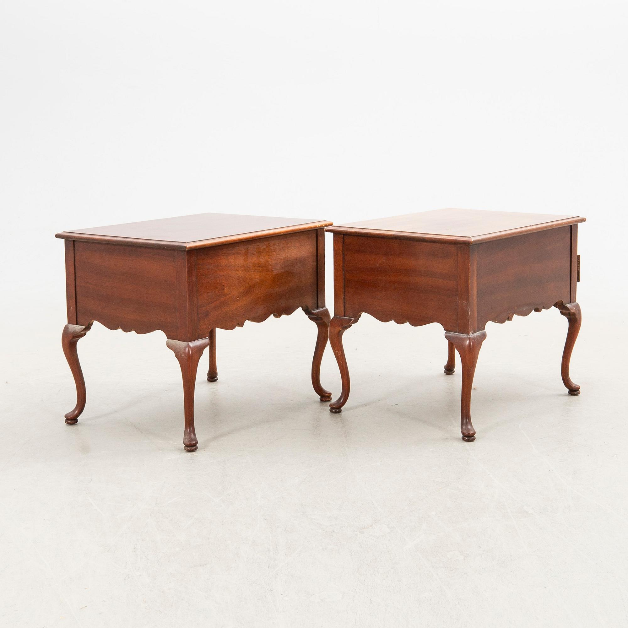 Nightstand, English style, 20th century.