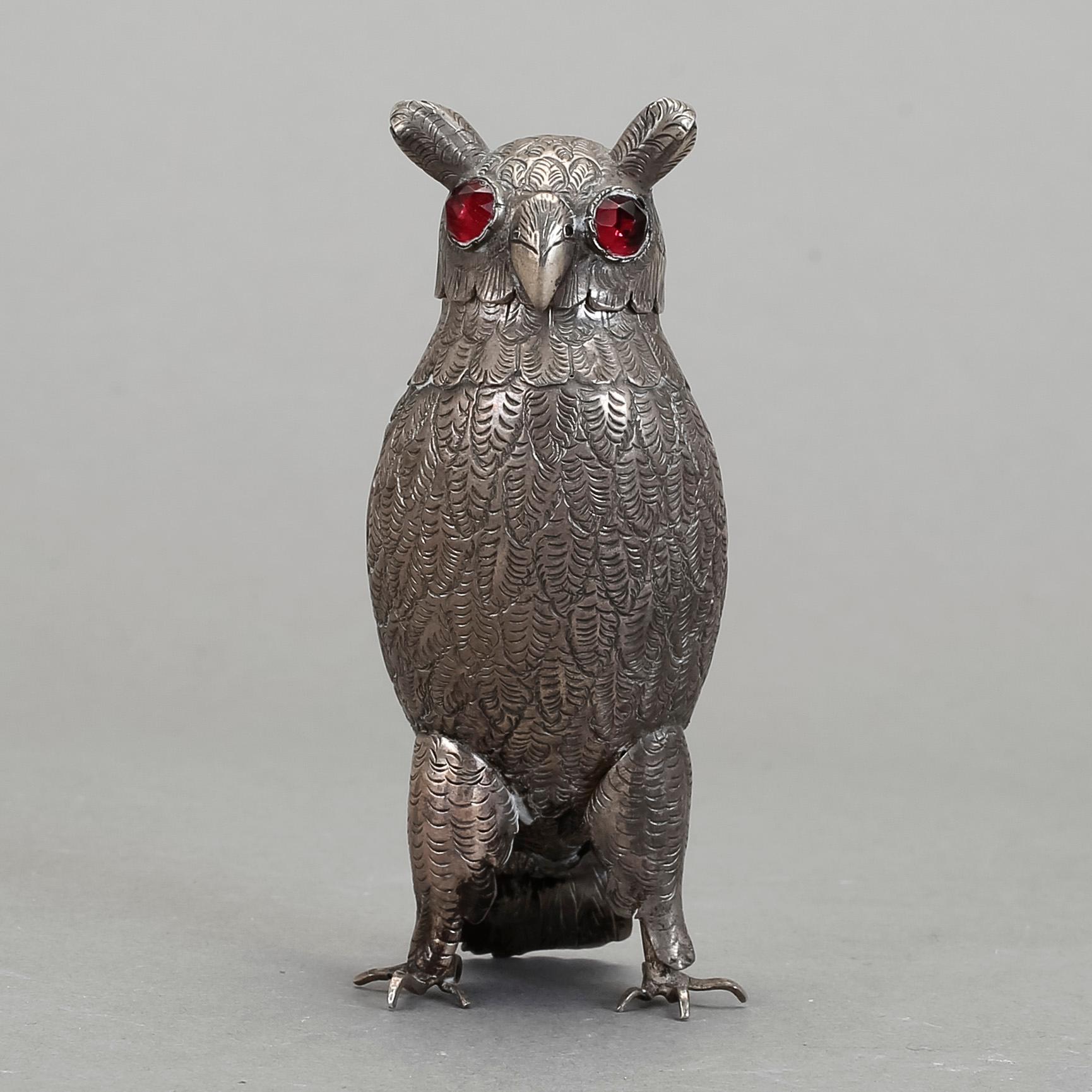 DOSA, silver. Oidentifierade stämplar, troligen 1800-talets slut. Vikt ca 38 gram.