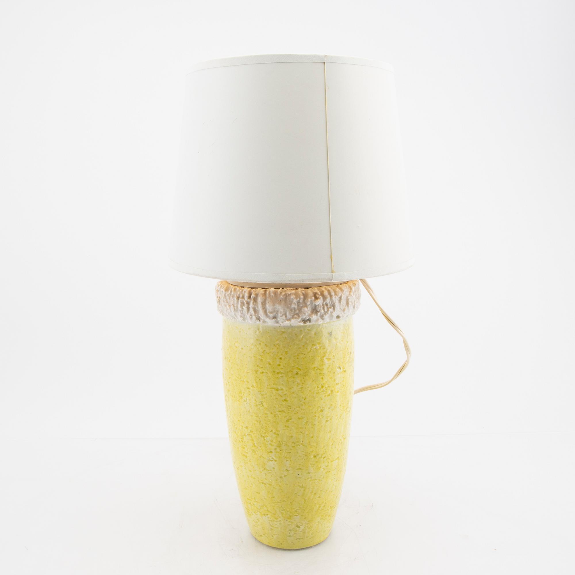 Gunnar Nylund, bordslampa chamotte 1900-talets mitt.