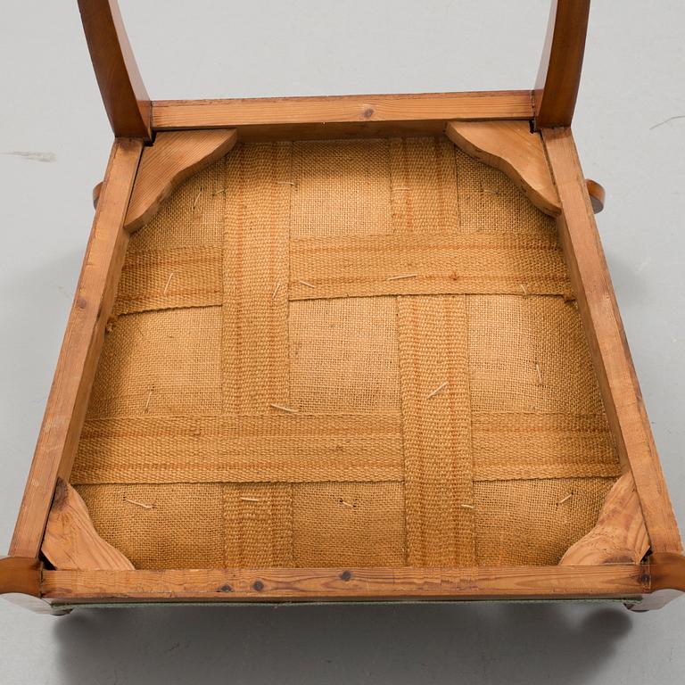 KARMSTOLAR, ett par, Karl Johan-stil, 1900-talets första hälft.