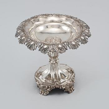 UPPSATSSKÅL, silver, Gustaf Möllenborg, Stockholm, 1847. Vikt 370 gram.