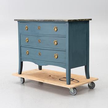 Chest of drawers, first half of the 20th century.
