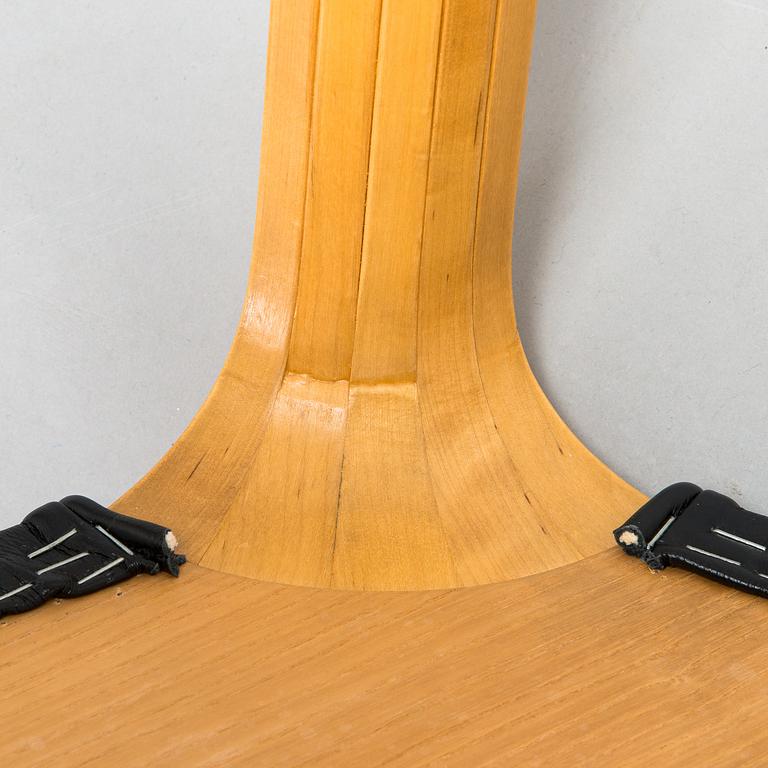 Alvar Aalto, a late 20th century 'X600' stool for Artek.