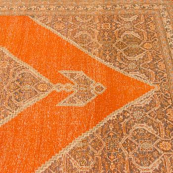 Matta, antik Täbris, ca 338,5 x 210,5-222,5 cm.