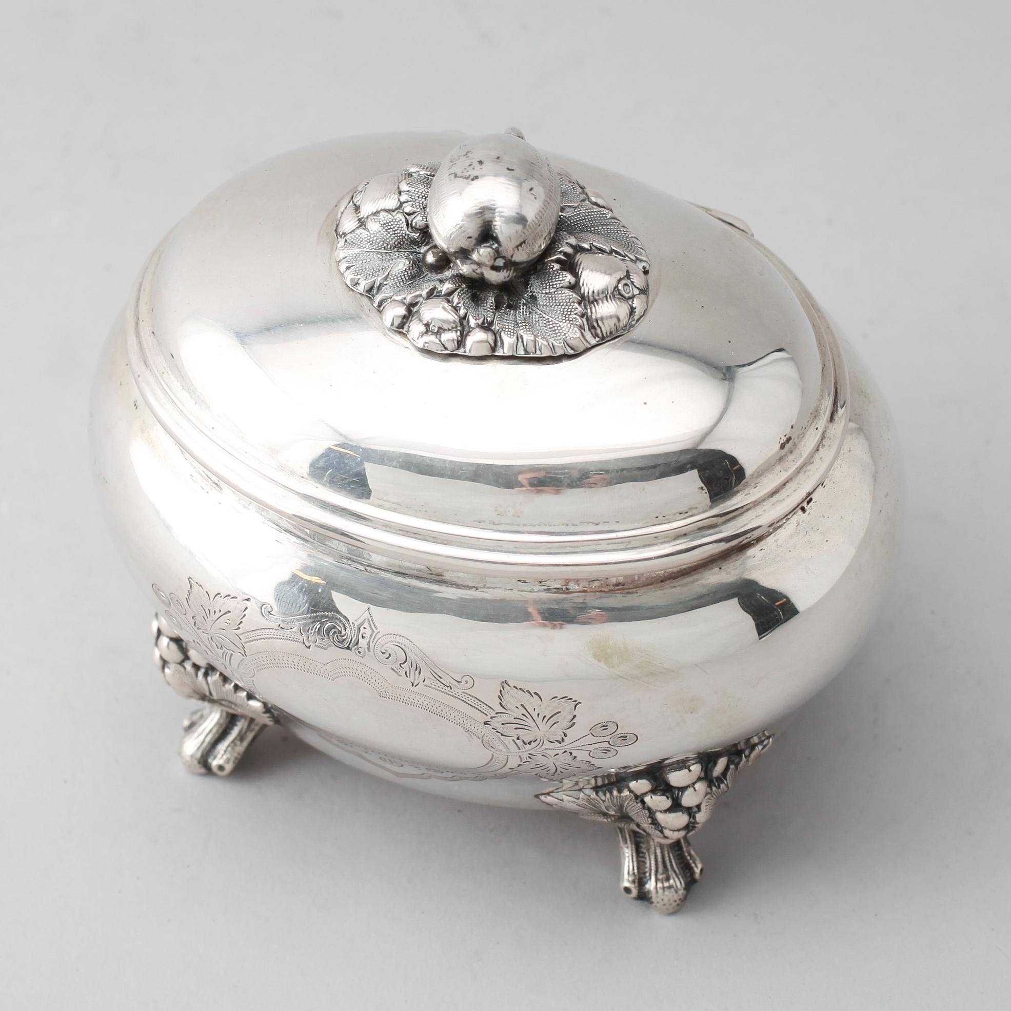 SOCKERSKRIN, silver, 1900-talets första hälft. Vikt ca 231 g.