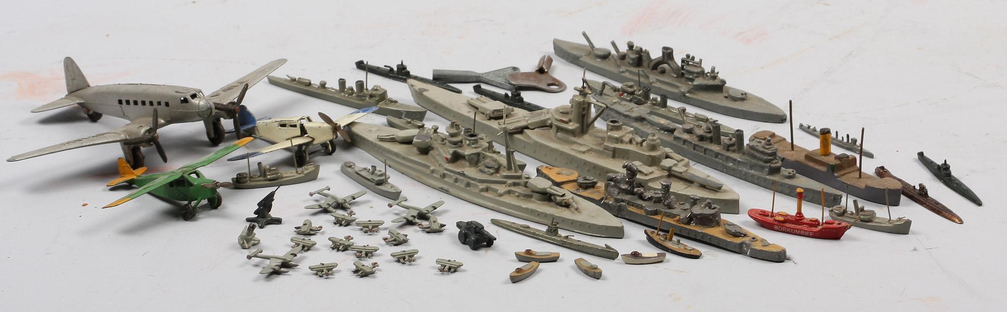 PARTI LEKSAKER. Metall.