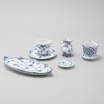 64 pieces of porcelain tableware from Royal Copenhagen, model "Musselmalet", 20th century.