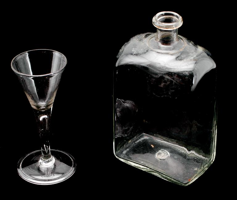 VINGLAS OCH BRÄNNVINSPLUNTA, glas, 1800-talets första hälft.