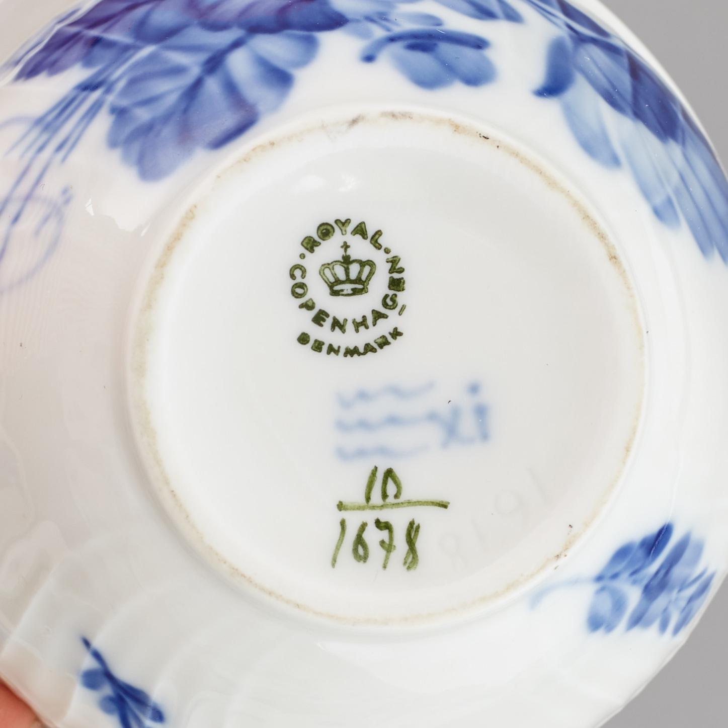 ROYAL COPENHAGEN, a 'Blå Blomst' part coffee and tea service, Denmark (75 pieces).