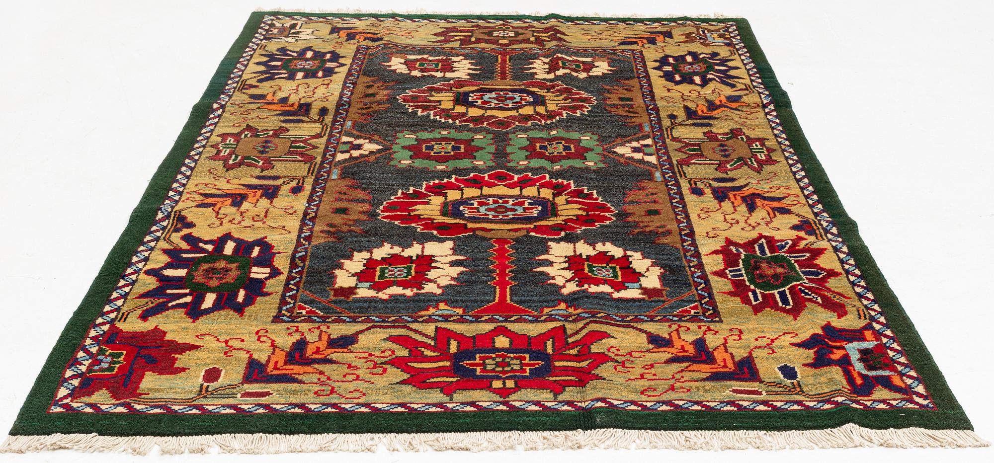 Matta, Västpersisk, "Arts and Crafts-mönster", ca 291 x 184 cm.