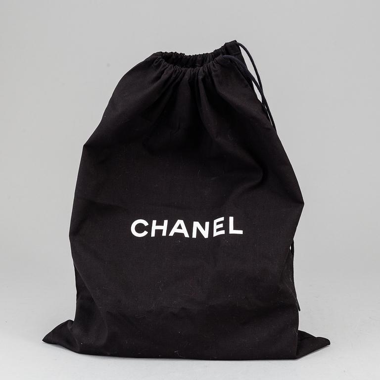 CHANEL, a burgundy quilted velvet 'Small Boy Bag'.