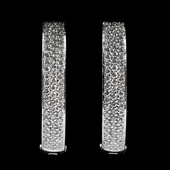 ÖRHÄNGEN, ett par ovala ringar, 18k vitguld, briljantslipade diamanter tot ca0,50ct. Vikt 5,3g.