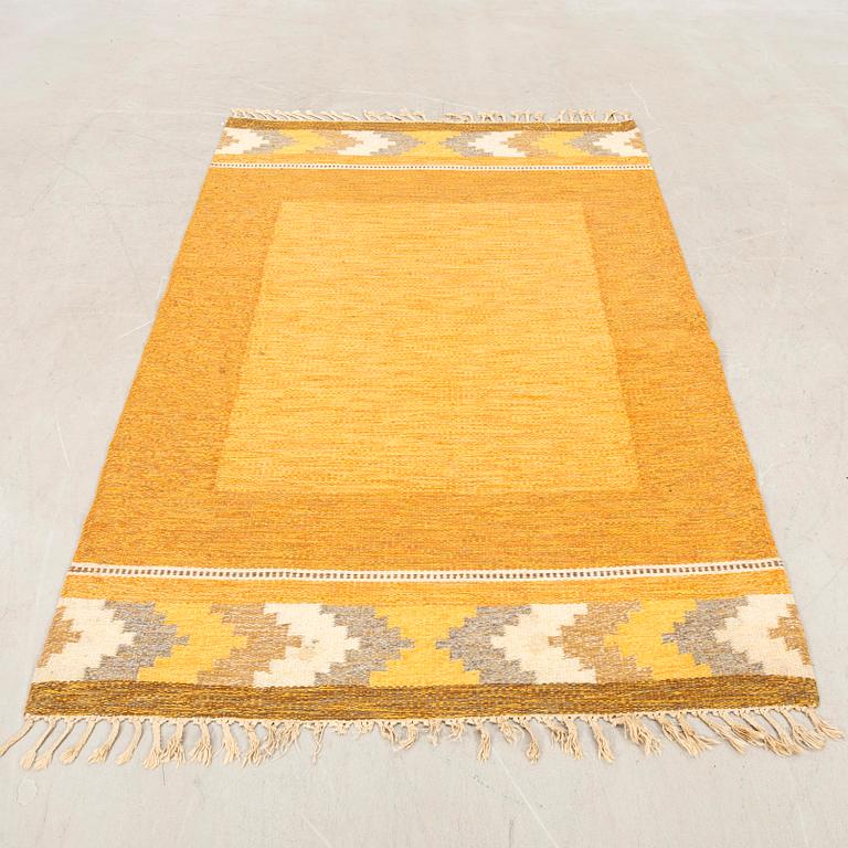 Matta rölakan ca 203x136 cm.