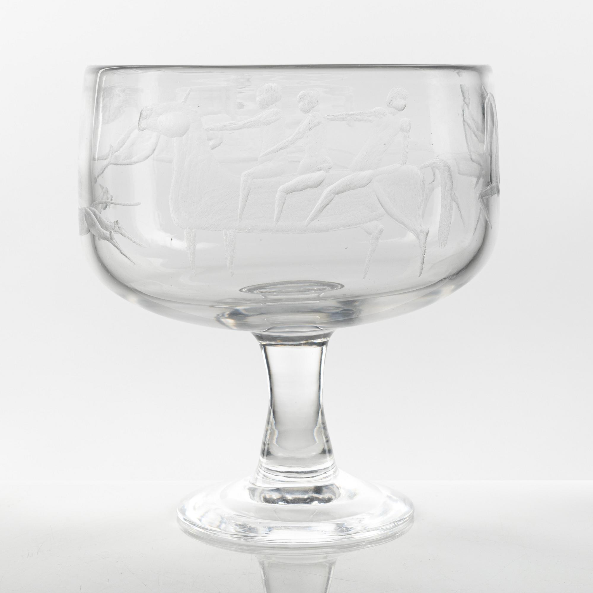 Erik Höglund, an engraved footed glass bowl, Boda, Sweden 1950/60s.