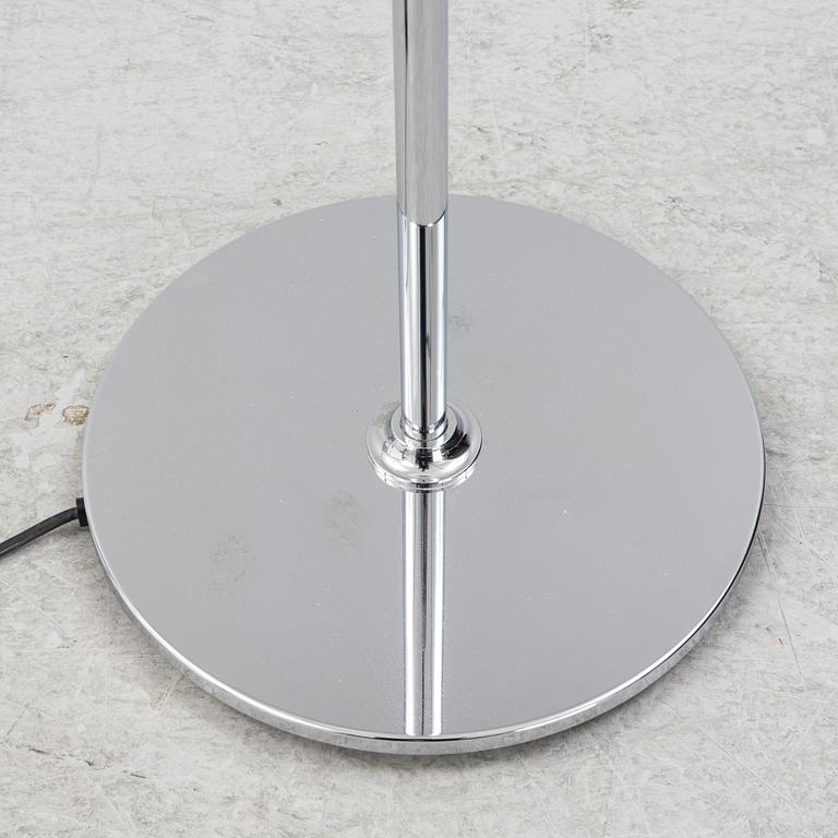 Poul Henningsen, golvlampa, "PH 4½-3½", Louis Poulsen, Danmark.