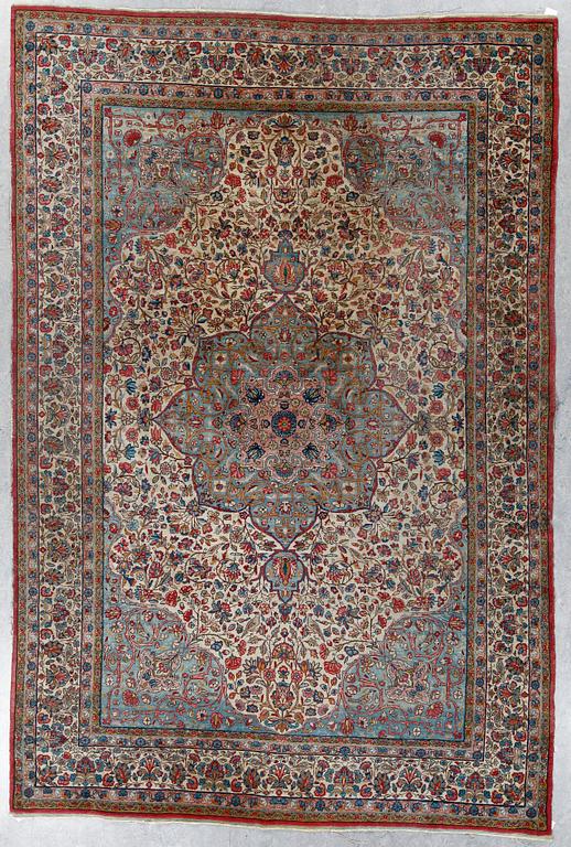 MATTA, semiantik Kriman, ca 295x200 cm.