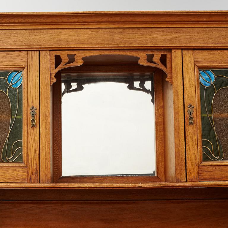 Skåp, jugend, tidigt 1900-tal.