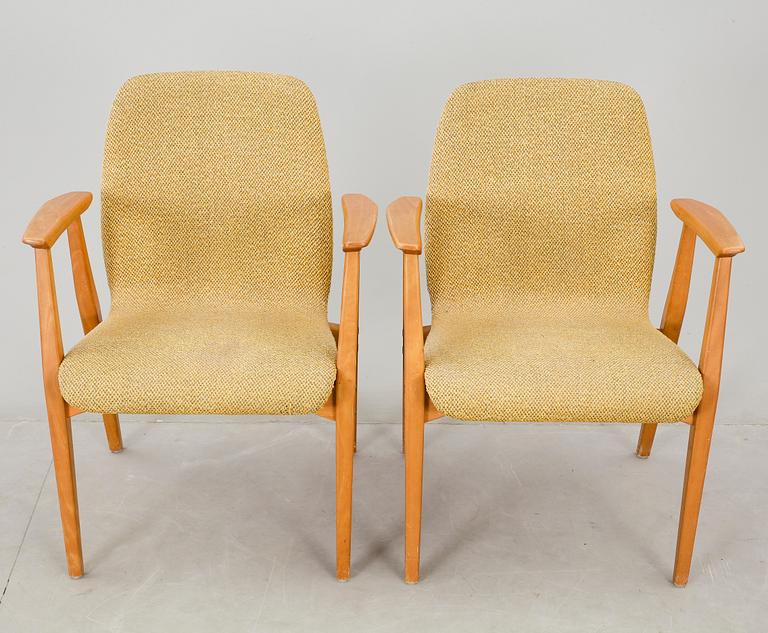 STOLAR, ett par, samt SOFFBORD, Svegards, Markaryd, 1950/60-tal.
