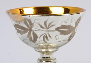 SKÅL, kvicksilverfolierat glas. Sk fattigmanssilver. 1800/1900-tal.