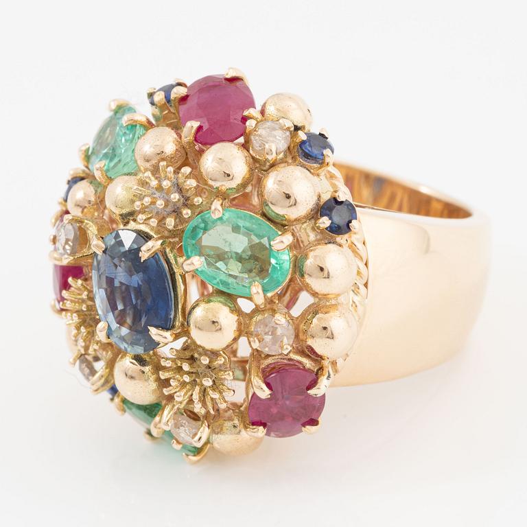 Ring, 14K gold with sapphire, emerald, ruby, and rose-cut diamonds.