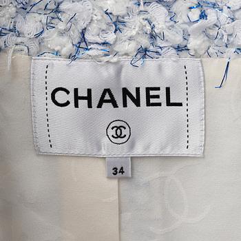 Chanel, a tweed jacket, size 34.