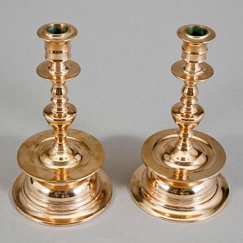 LJUSSTAKAR, ett par, mässing, No 58, Skultuna, 1900-tal.