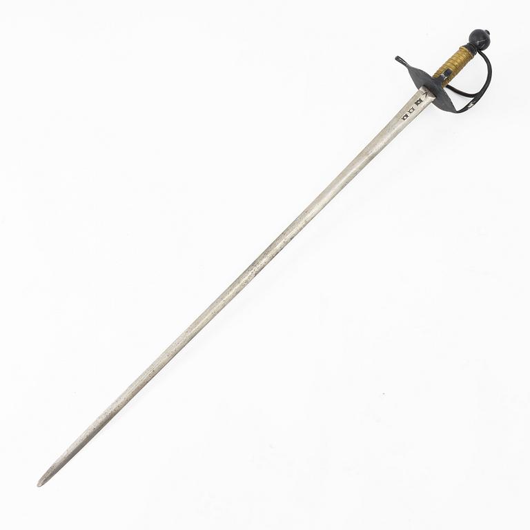Värja, svensk, samtida kopia av m/1685.