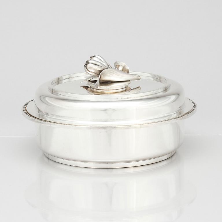 Atelier Borgila, a sterling silver lidded dish, Stockholm 1974.