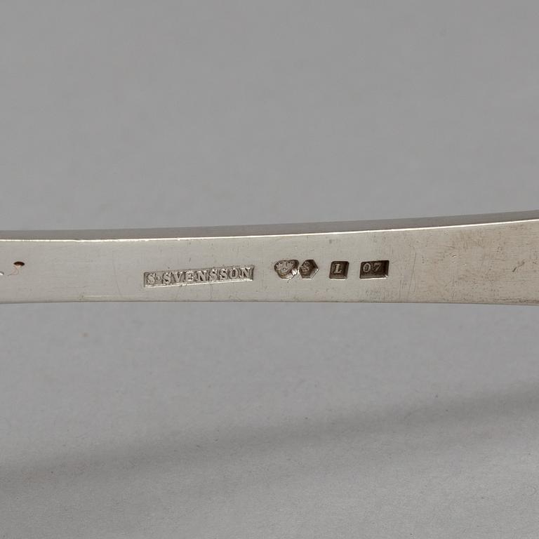 A bowl with a lid and a spoon for sugar, silver. Including CG Hallberg, Stockholm 1900. Total weight 484 grams.