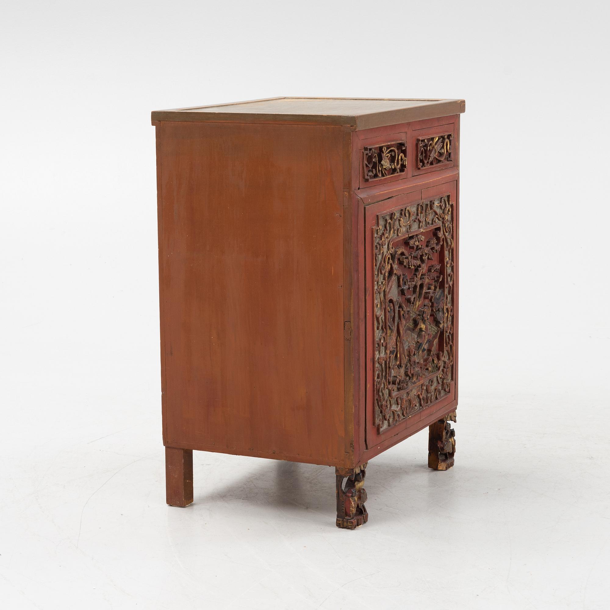 A Chinese cabinet, 20th Century.