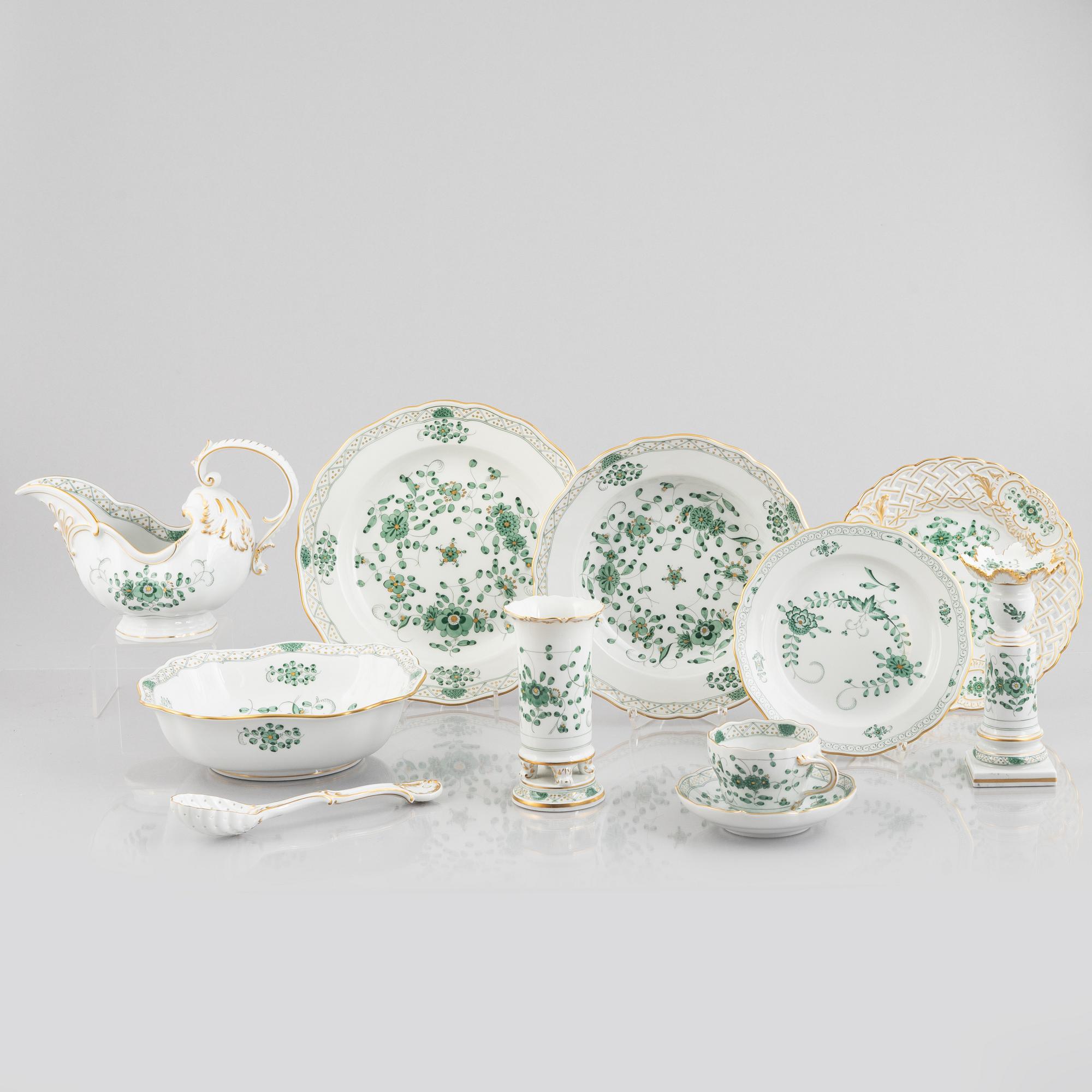 Dinner and coffee service, 72 pieces, porcelain, "Indische Malerei Grün", Meissen, Germany.