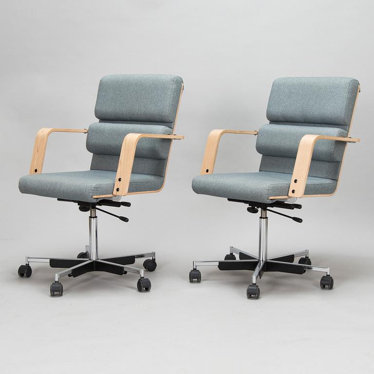 Yrjö Kukkapuro, a pair of 'Plaano' office chairs for Avarte, Finland. 2000s.