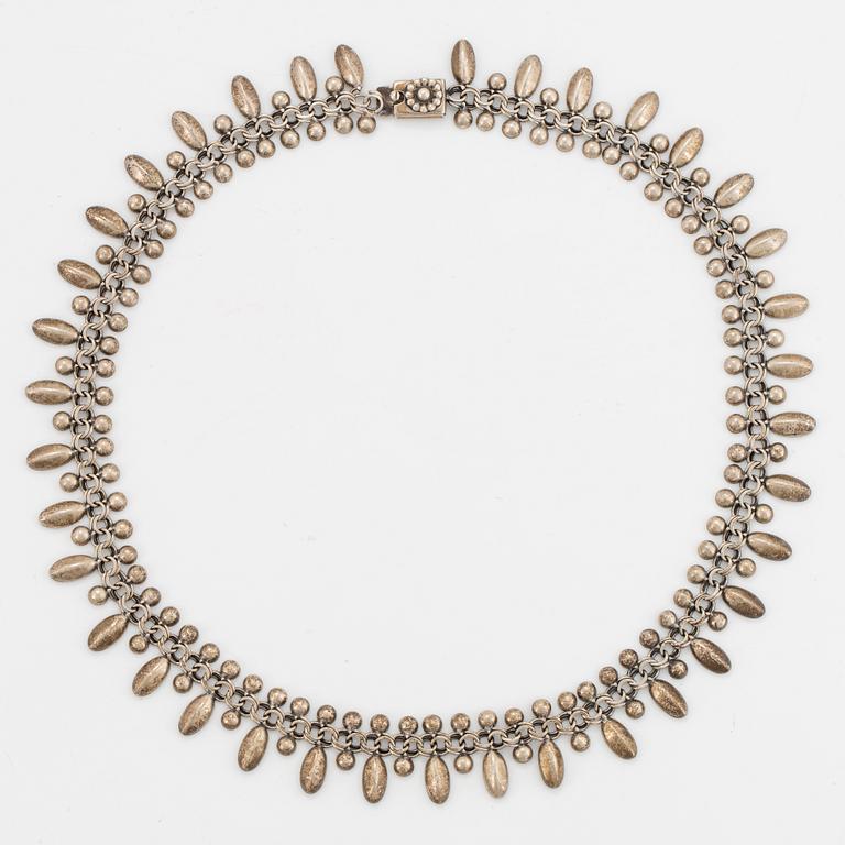 HERMANN SIERSBOL, sterling silver necklace. Denmark.