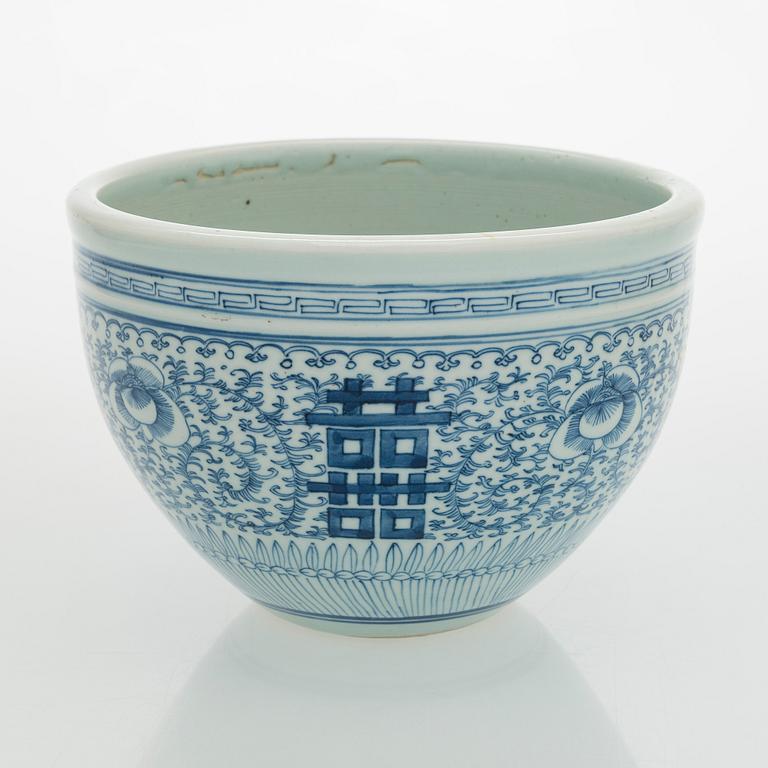 Vase and bowls 2 pcs, China.