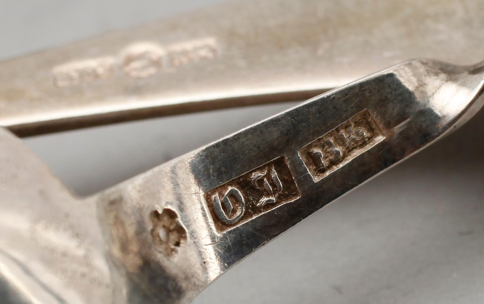 SILVERFÖREMÅL, 5 del, bla T Eldh 1979. Tot vikt ca 100 g.