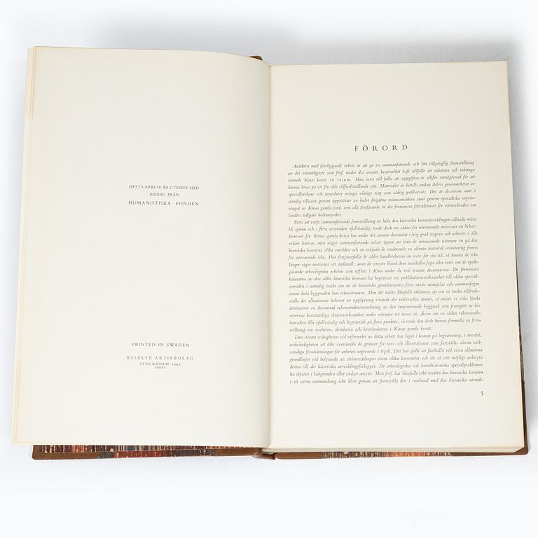 Osvald Sirén, "Kinas Konst under tre årtusenden", vol I-II, Stockholm 1942 och 1943.
