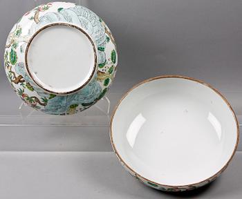 SKÅL med LOCK, porslin, Kina. 1900-tal.