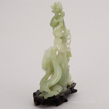 A Chinese bowenite sculpture.