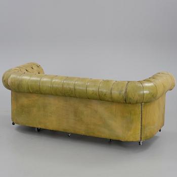 SOFFA, Chesterfieild-modell, 1900-talets andra hälft.