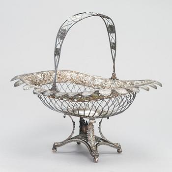 Fredrik Strömsten, brödkorg, silver, mästaren aktiv i Helsingfors 1813-60.